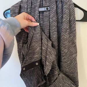 Lululemon wrap around scarf